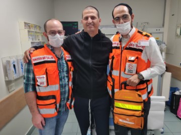 מרגש: החובשים שהצילו את חייו של רועי לאחר שעבר דום לב נפגשו עימו