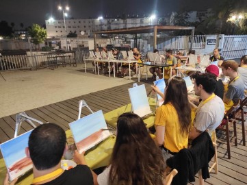 פיינט בר לילי: במרכז הצעירים בלוד חגגו את 'חג האהבה' בסדנת ציור זוגית