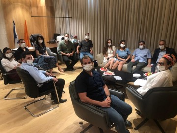 יפיצו את המסר: 15 חברים בתכנית 'עוגן' נפגשו עם ראש העיר לוד