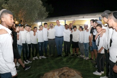 בית הספר הממלכתי דתי 'עתיד עמנואל מורנו' ערך מסיבת בר מצווה לתלמידי כיתות ז'