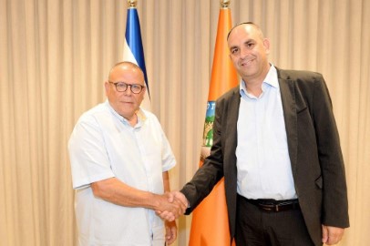ביקור חיזוק ותמיכה של יו"ר ההסתדרות בלוד: "דו קיום ופרנסה חזקים יותר מהכול"