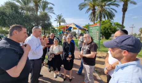 לשדרוג איכות חיי התושבים: מנהלי עיריית לוד סיירו בשכונת נאות יצחק