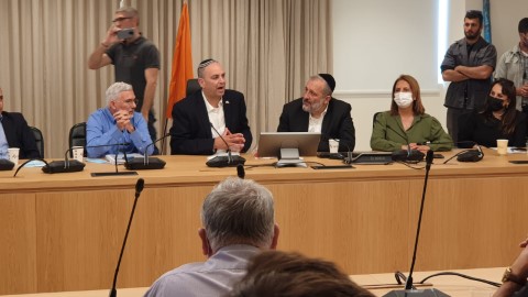 משלחת שרים וחברי כנסת באו לתמוך מקרוב ולחזק את ראש העיר לוד ותושביה