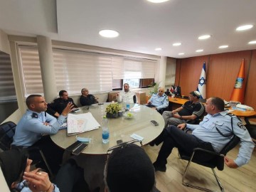 דורש חיזוק והגברת משילות בלוד: ראש העיר זימן את צמרת פיקוד המשטרה במחוז מרכז
