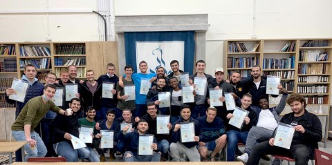 חצי שנה אחרי שהמשיכו לדרכם: בוגרי ישיבת צביה אלישיב לוד נפגשו עם ראש הישיבה
