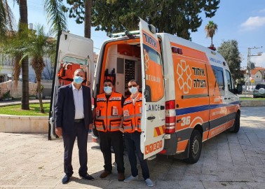 בשיתוף פעולה של עיריית לוד ו'איחוד הצלה': עשרות מבוגרים ומוגבלי-תנועה הוסעו למוקדי החיסונים בעיר