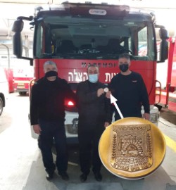 מדליית העיר לוד מראשית ימיה, נמצאה והוחזרה לעירייה