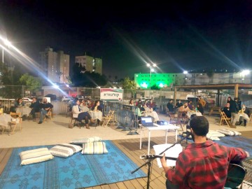 במתחם "התחנה" בלוד: ערב שירה לזכרו של אריק איינשטיין ז"ל