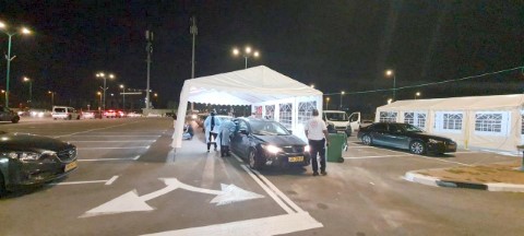 אוהלים חזקים לעמדות בדיקות הקורונה: בעיריית לוד נערכים לחורף בריא