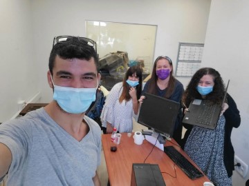 חברת 'אייקונקט' עברה לעבודה מרחוק - ותרמה מחשבים וריהוט לתושבי לוד
