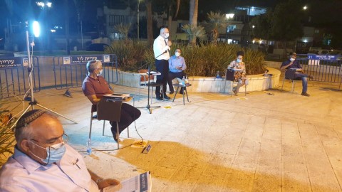 לראשונה בלוד: מועצת העיר התכנסה באוויר הפתוח; המסר לתושבים – שומרים על העיר "ירוקה"