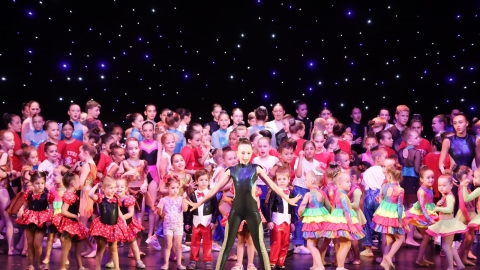 התעמלות אומנותית: מופע סיום עונה מרהיב ללהקות סטודיו "ספקטור דנסינג" בהנהלתה של אלזה ספקטור