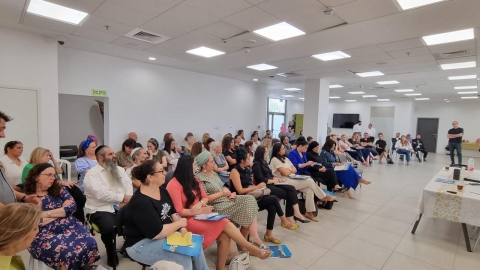 עשרות מנהלות ומנהלי בתי ספר בלוד ביום היערכות לקראת פתיחת שנה"ל תשפ"ד