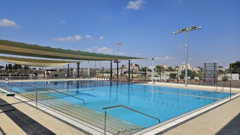 בריכת שחיה, מדשאות וחדר כושר: נחנך מתחם "הולמס פלייס שניר" בשכונת פרדס שניר בלוד