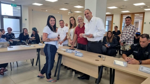 עיריית לוד חילקה שוברים לגלידה 'גולדה' לעובדים שבני משפחתם גויסו למילואים