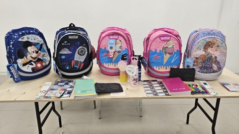 60 ילקוטים עם ציוד מלא לבית ספר חולקו לתלמידי יישובי הדרום שפונו ללוד