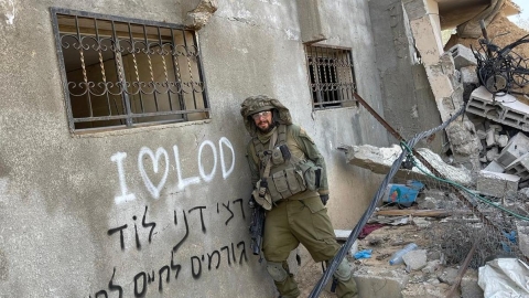 גורמים לחיים לחייך גם מתוך הלחימה בעזה