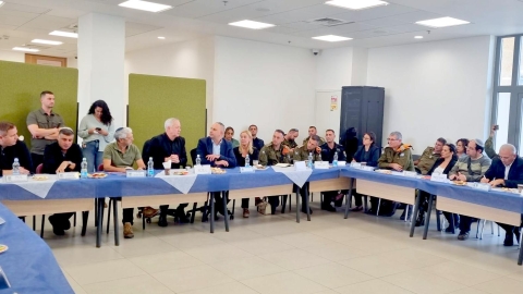 בני גנץ בלוד: "התרשמתי שיש כאן מפקדה עירונית ופיקוד עירוני"