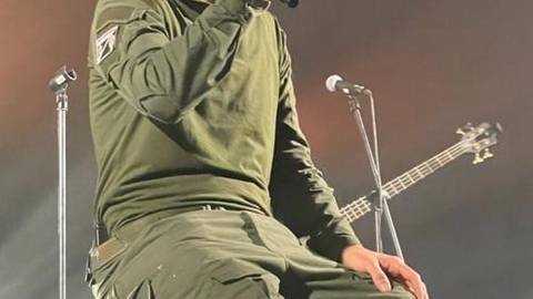 נוער לוד האיר את העיר במצעד פנסים ודגלים וחגג בהופעה של הזמר רביב כנר