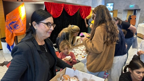 למען המפונים מהדרום: תושבי לוד שימחו את השוהים בקיבוץ שפיים