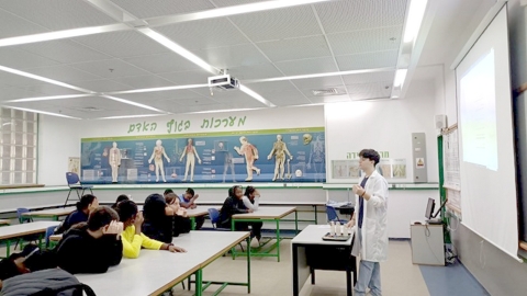 תלמידי בתי הספר בלוד בימי שיא ולמידה באשכול הפיס