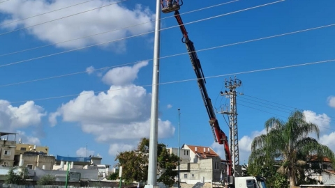 תורן עם מצלמות בגובה 21 מטר הוצב בין גני אביב לפרדס שניר להגברת המשילות בלוד