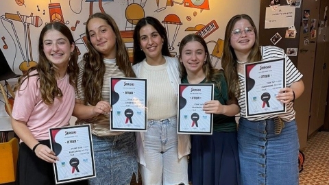 יוצאות לדרך חדשה: נערות מלוד סיימו קורס לק-ג'ל