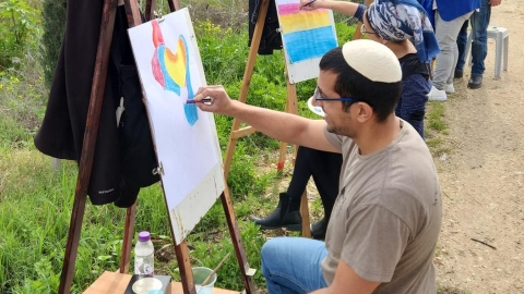 שישי זוגי על גדות נחל איילון בלוד עם קפה, מאפה וסדנת פיינט דייט