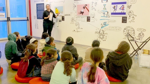 עשרות מילדי לוד איירו ויצרו ספר קומיקס בסדנה משותפת 