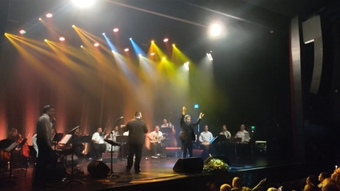 הזמר אביהו מדינה במופע מרהיב בליווי אנסמבל לוד