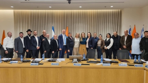 תרשמו את הטלפונים – הם זמינים עבורכם! הכירו את חברי המועצה החדשים של עיריית לוד ותפקידיהם