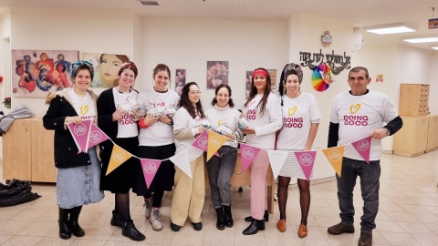 איש לרעהו: דרי הרחוב בלוד קיבלו משלוח מנות בפורים