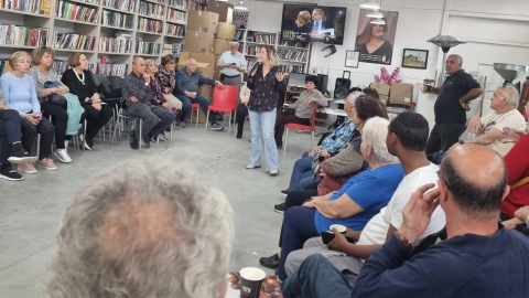 "הפרלמנט" -בית הקפה לגמלאים בלוד הראשון מסוגו בישראל