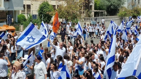 המצעד השני בגודלו בישראל: אלפים צעדו בלוד לכבודה של ירושלים