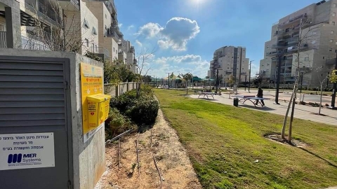 תרבות הדיור בלוד מסייעת לוועדי בתים לרכוש דפיברילטורים בעלות מוזלת