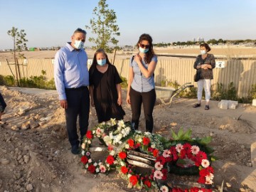 ד"ר אור רז, מנהלת המחלקה הווטרינרית בעיריית לוד, הובאה למנוחות