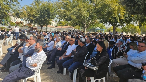 שנה לאסון השבעה באוקטובר: טקסי זיכרון מרגשים בלוד לנופלים הקדושים של מלחמת "חרבות ברזל"