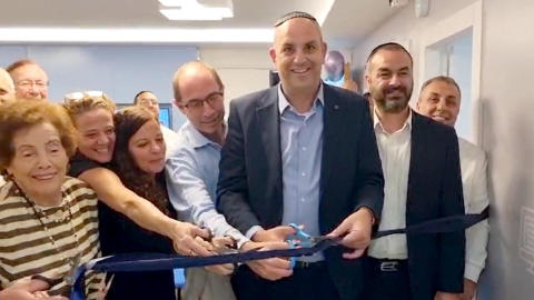 המרכז הטכנולוגי של עמותת 'מחשבה טובה' בלוד נחנך בלשכת ראש העיר הישנה בכיכר קומנדו