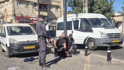 פקחי השיטור העירוני בלוד חתרו למגע ועצרו עבריין שירה בעיר העתיקה באור היום