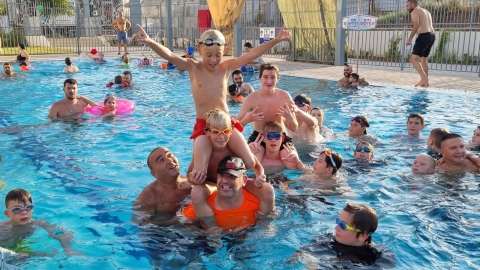 מפעל הפיס סייע ב-250,000 ₪ לקייטנות קיץ וחוגי שחייה לילדי לוד 