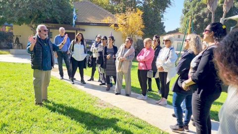 בעקבות ה- 7.10: מועדוני הקריאה של הספרייה הציבורית לדורות יצאו לסיור מיוחד בדרום
