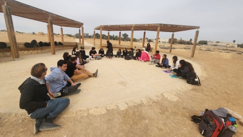 'אל-עצמי': תלמידי תיכון דרכא לוד יצאו ל-3 ימי מסע רגשי ופיזי במדבר ובטבע