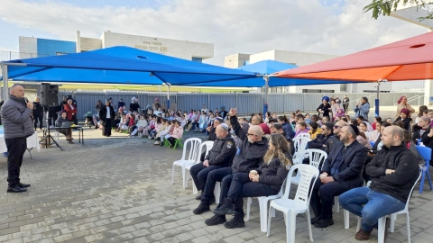 כי האדם עץ השדה: עץ לזכרו של הגיבור מרדכי חיים אמויאל הי"ד שנפל בלבנון