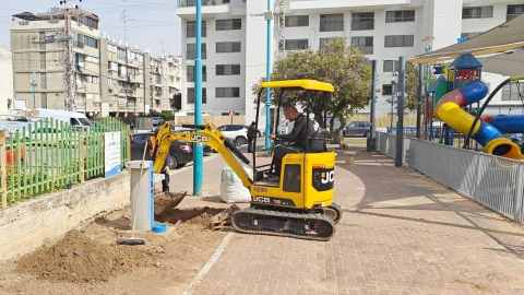 אביב של פריחה והתחדשות: מחלקת גנים ונוף מכינה את לוד לקראת חג הפסח תשפ"ה