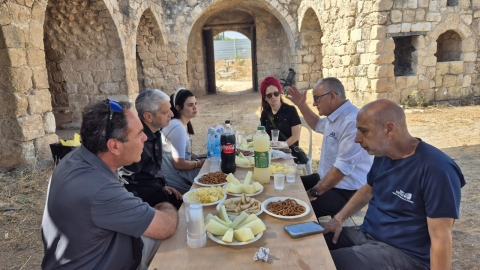 מנכ"ל רשות העתיקות סייר בחאן אל חילו ובבית הקשתות בלוד - לקידום תיירותי של אתרי העיר