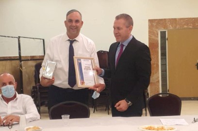 ראש העיר לוד נפרד מהשר גלעד ארדן: "עמדת לצד לוד וייצגת אותנו נאמנה בממשלה"