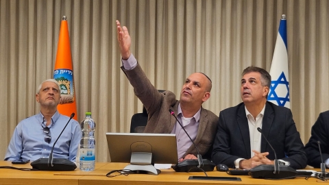 לוד קיבלה תוספת אנרגיה וחשמל מביקורם של השר אלי כהן ומנכ"ל חח"י מאיר שפיגלר