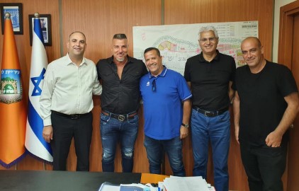 איציק זוהר פותח אקדמיית כדורגל בלוד