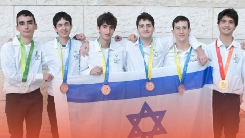 מייד-אין לוד בצ'יינה: תלמיד תיכון מדעים זכה במדליית כסף באולימפיאדה הבין-לאומית במתמטיקה