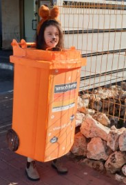 כחלק ממהפכת המיחזור בלוד: ילדי העיר התחפשו בפורים האחרון לדדי, החתול הממחזר